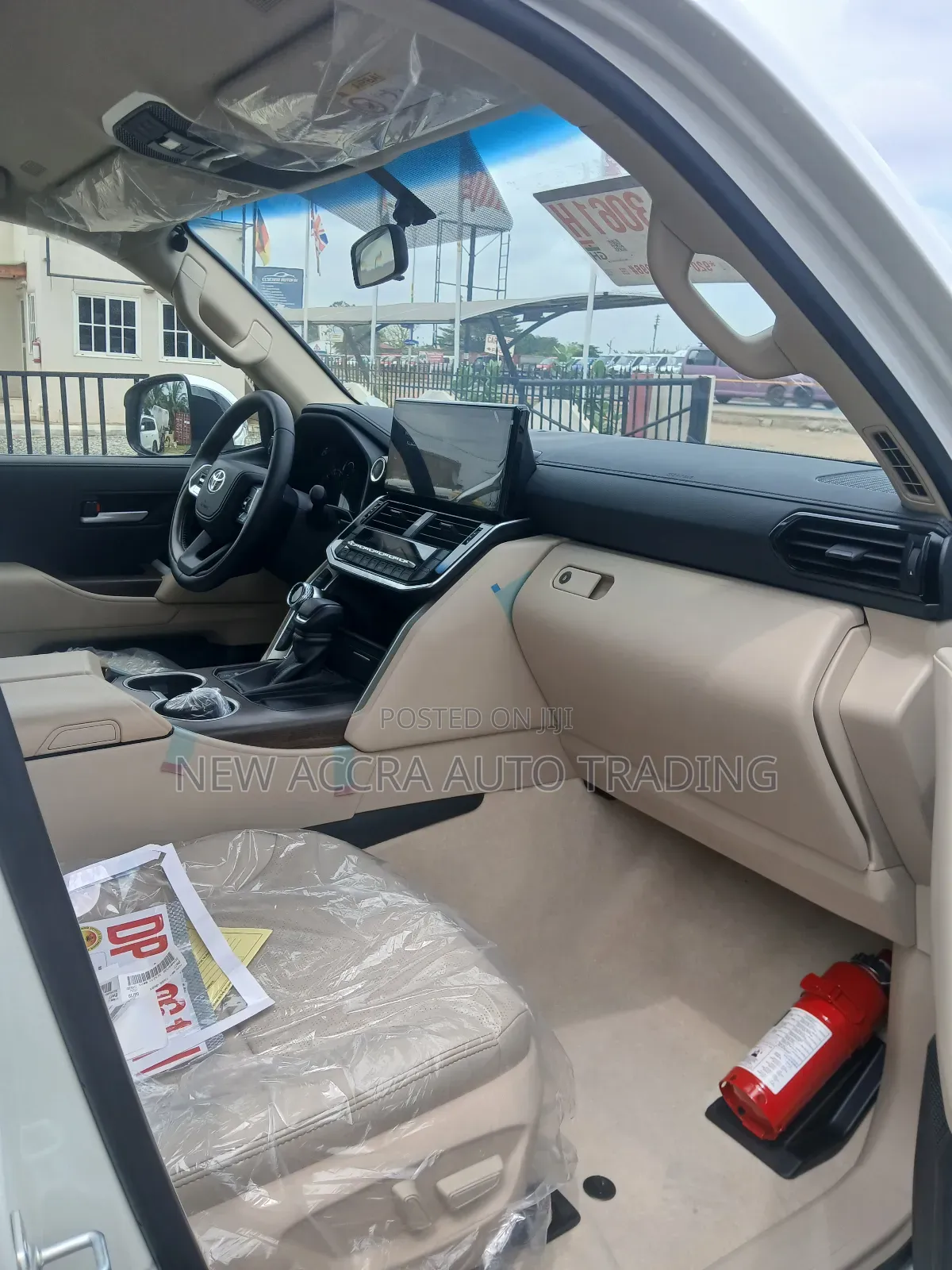 New Toyota Land Cruiser LC300 2025 White