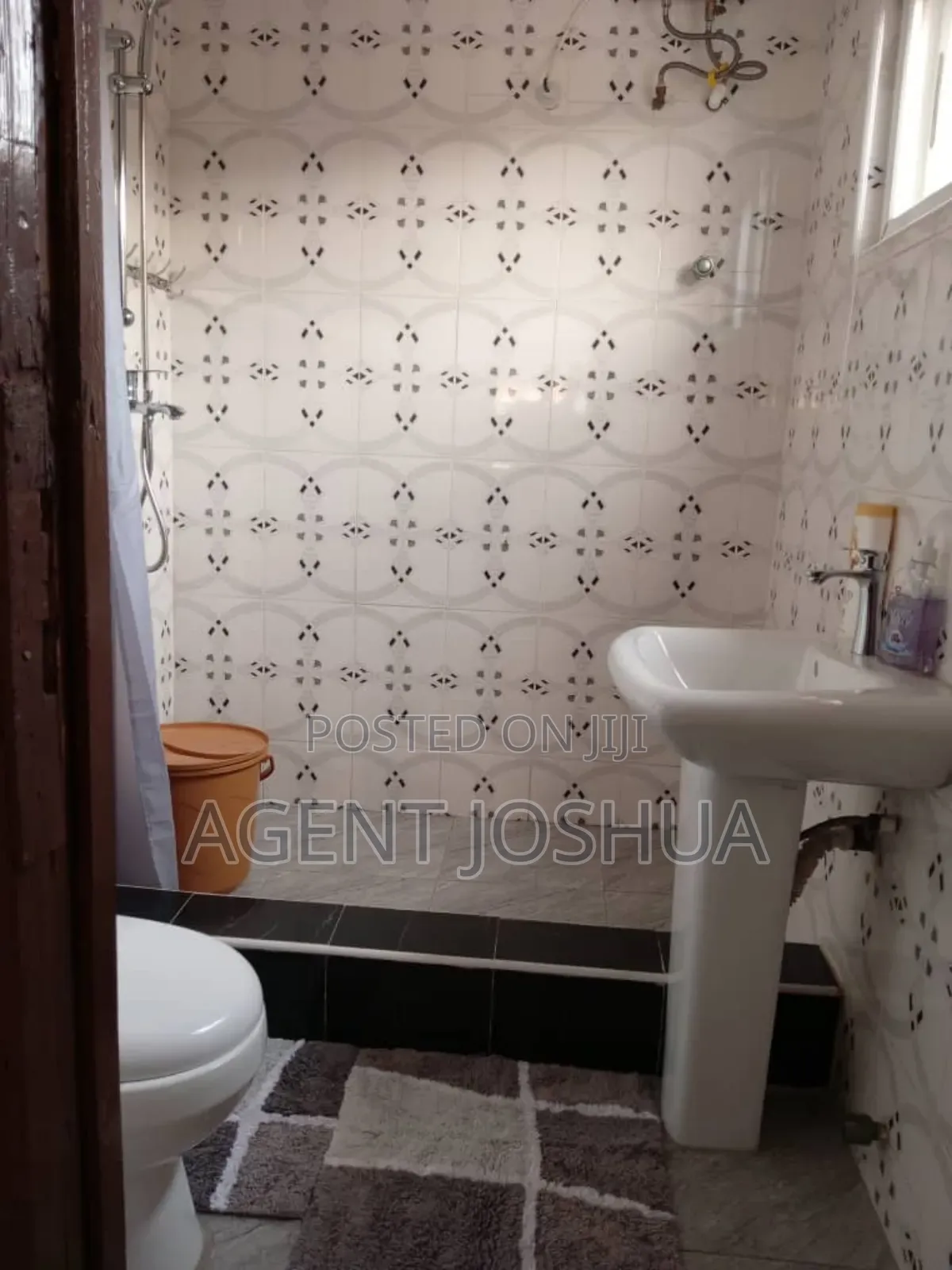 Furnished 1bdrm Townhouse / Terrace in Manet Court Estate for rent