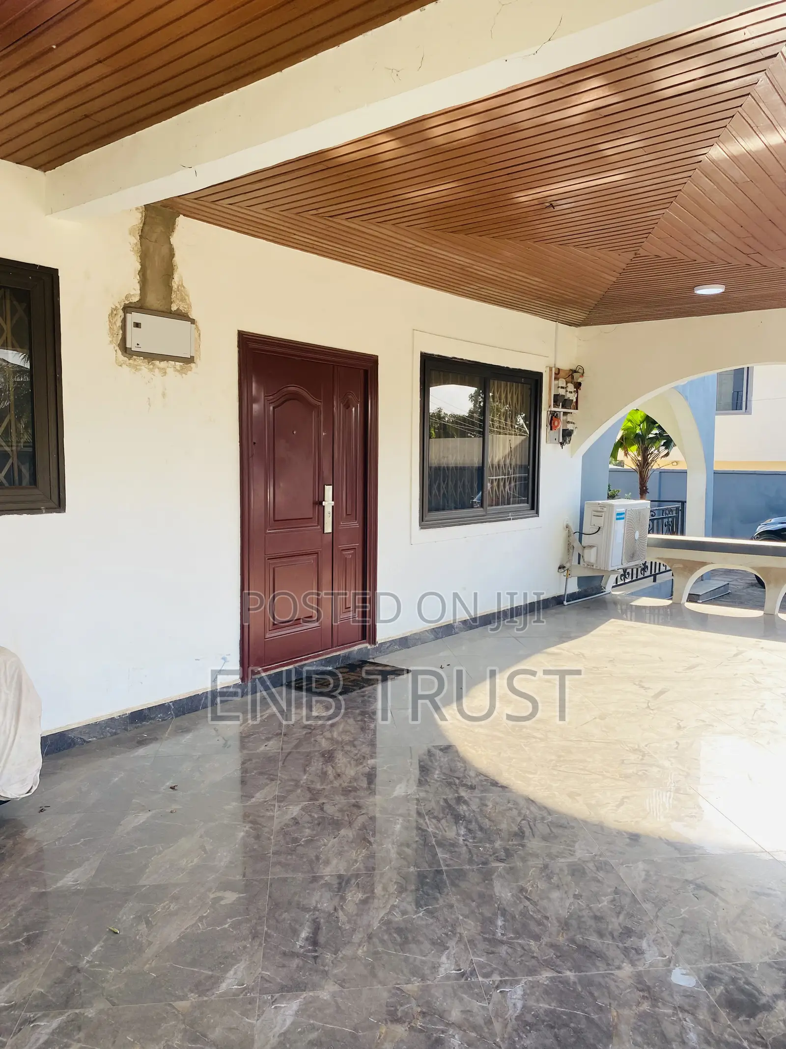 6bdrm Duplex in Cfc Estate for sale