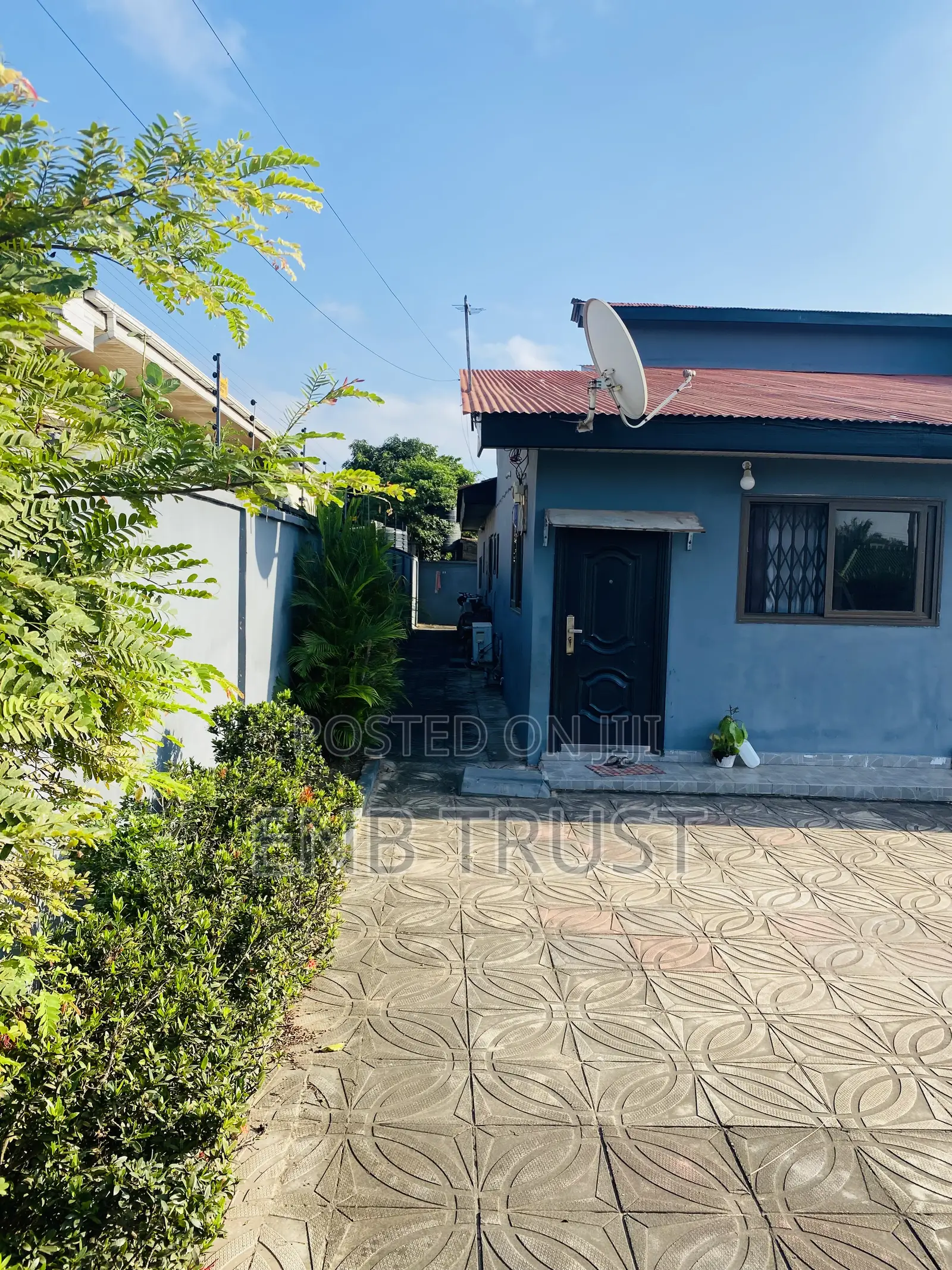 6bdrm Duplex in Cfc Estate for sale