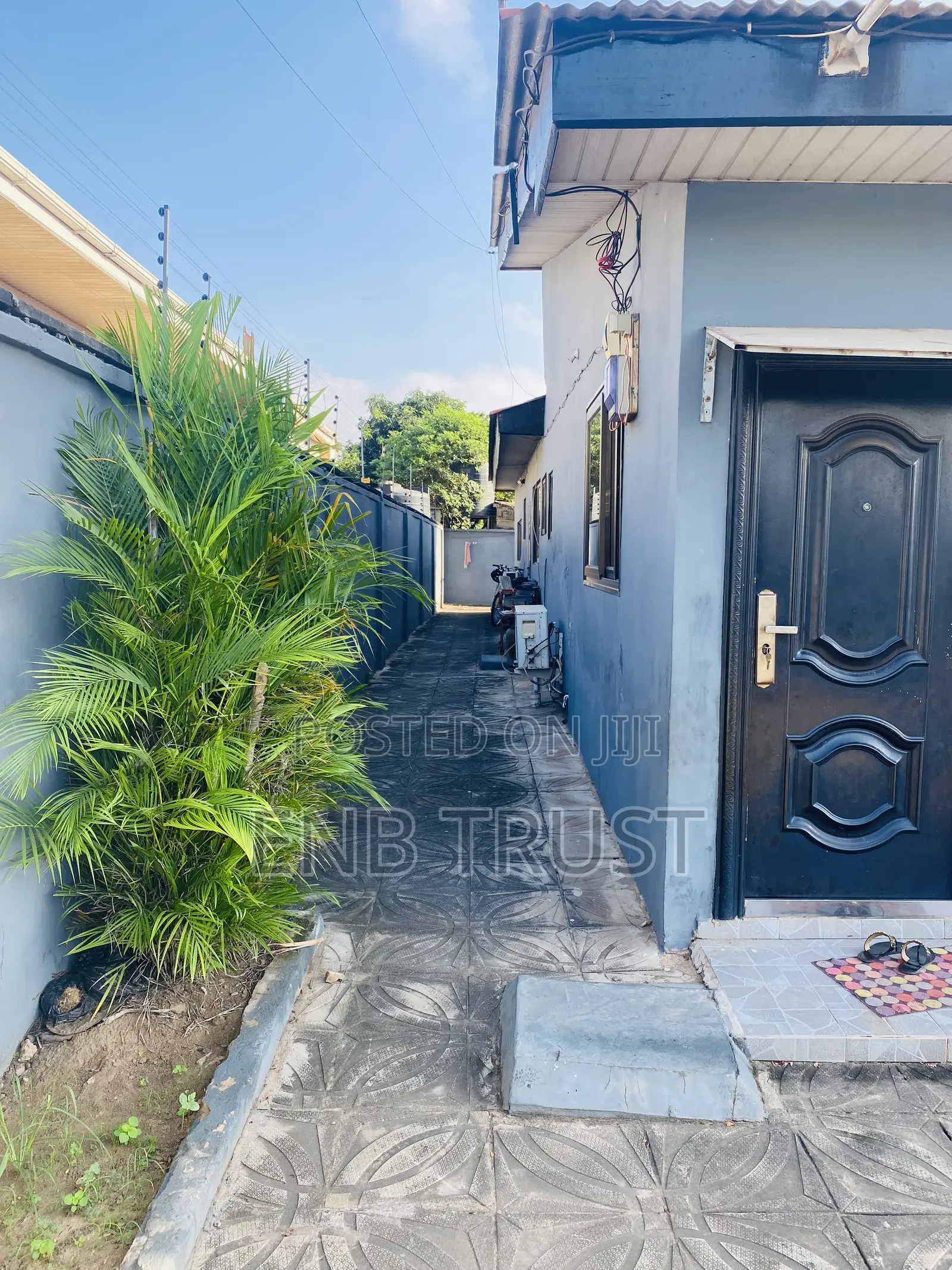 6bdrm Duplex in Cfc Estate for sale