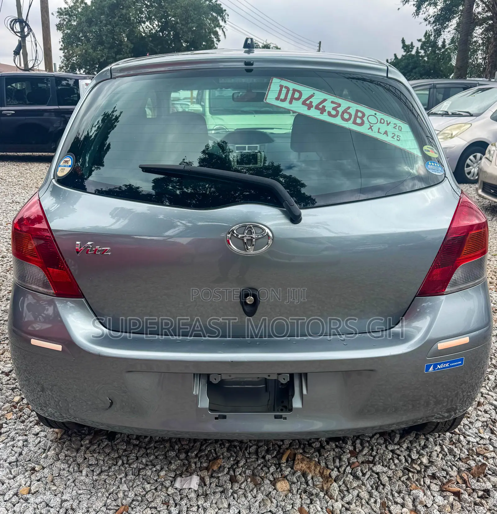 Toyota Vitz 1.3 AWD 3dr 2010 Gray