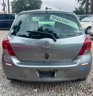 Toyota Vitz 1.3 AWD 3dr 2010 Gray