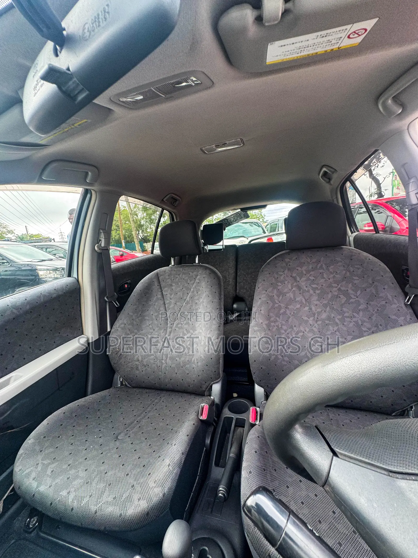 Toyota Vitz 1.3 AWD 3dr 2010 Gray