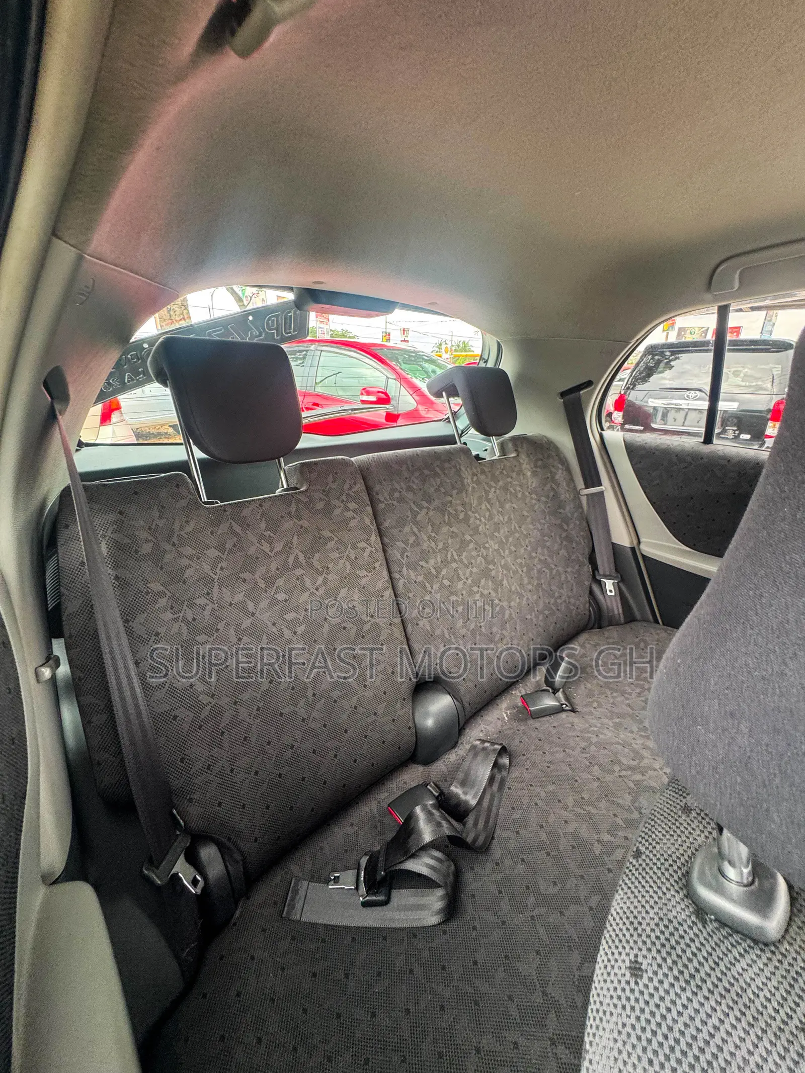 Toyota Vitz 1.3 AWD 3dr 2010 Gray