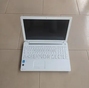 Laptop Toshiba Dynabook R634/M 4GB Intel Celeron HDD 320GB