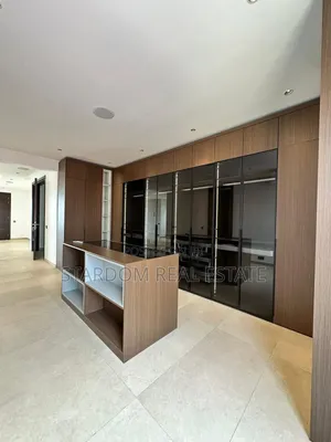 5bdrm Duplex in Adjiringanor, East Legon for sale