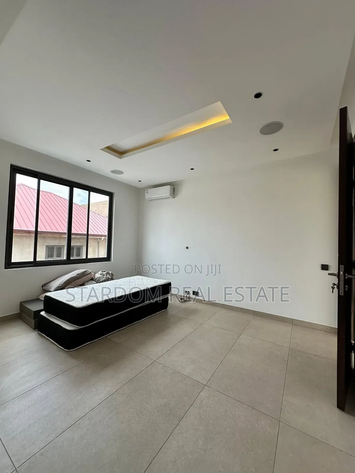 5bdrm Duplex in Adjiringanor, East Legon for sale