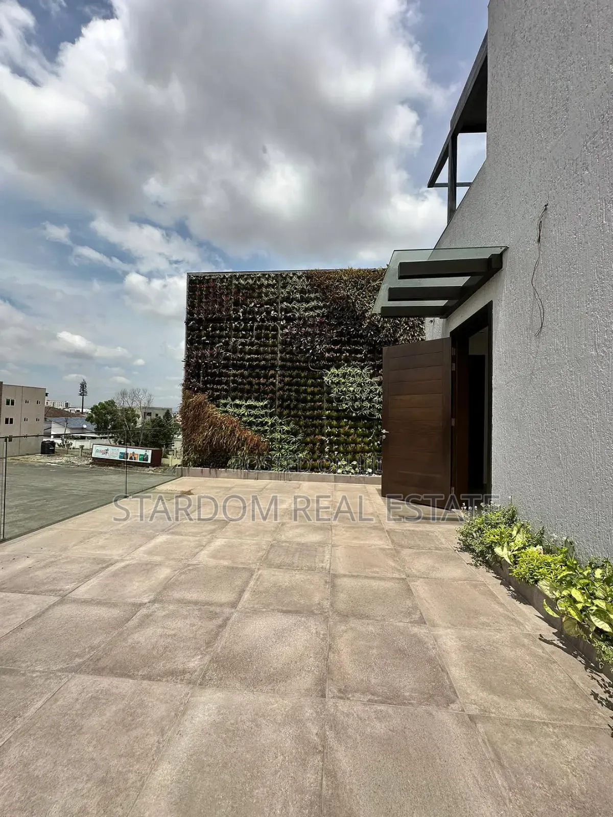 5bdrm Duplex in Adjiringanor, East Legon for sale