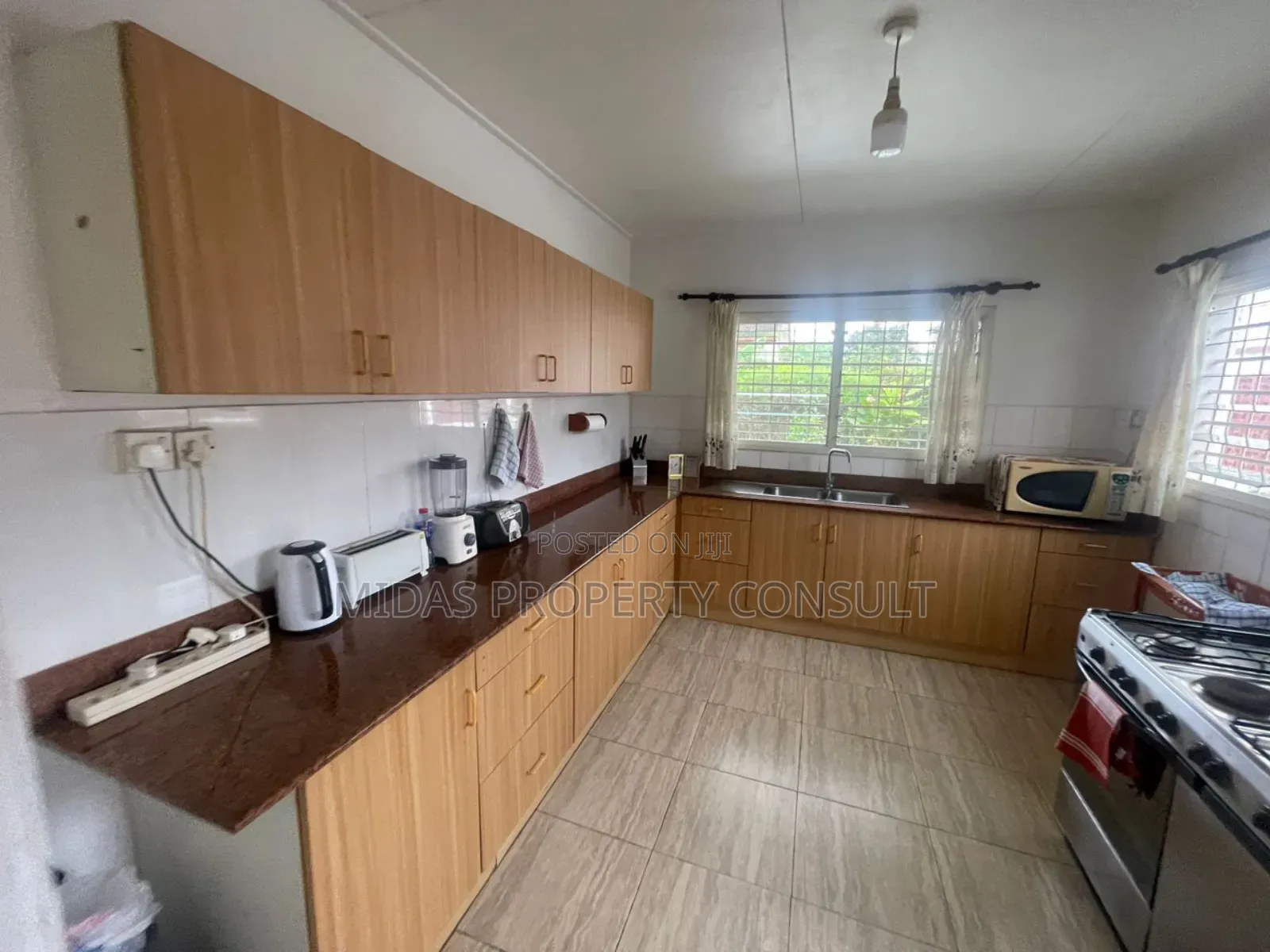 4bdrm House in Acp Estates, Pokuase for sale