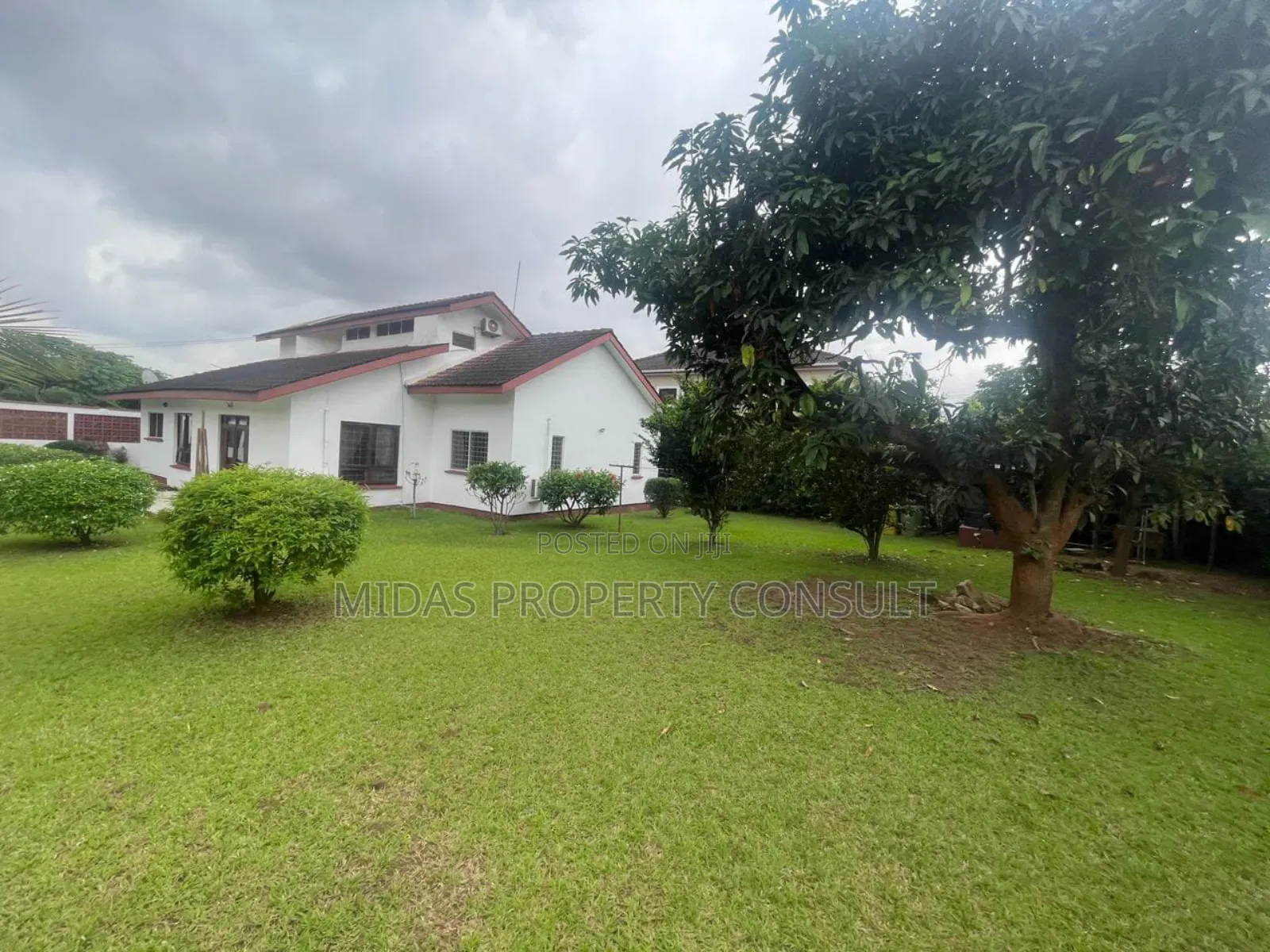 4bdrm House in Acp Estates, Pokuase for sale