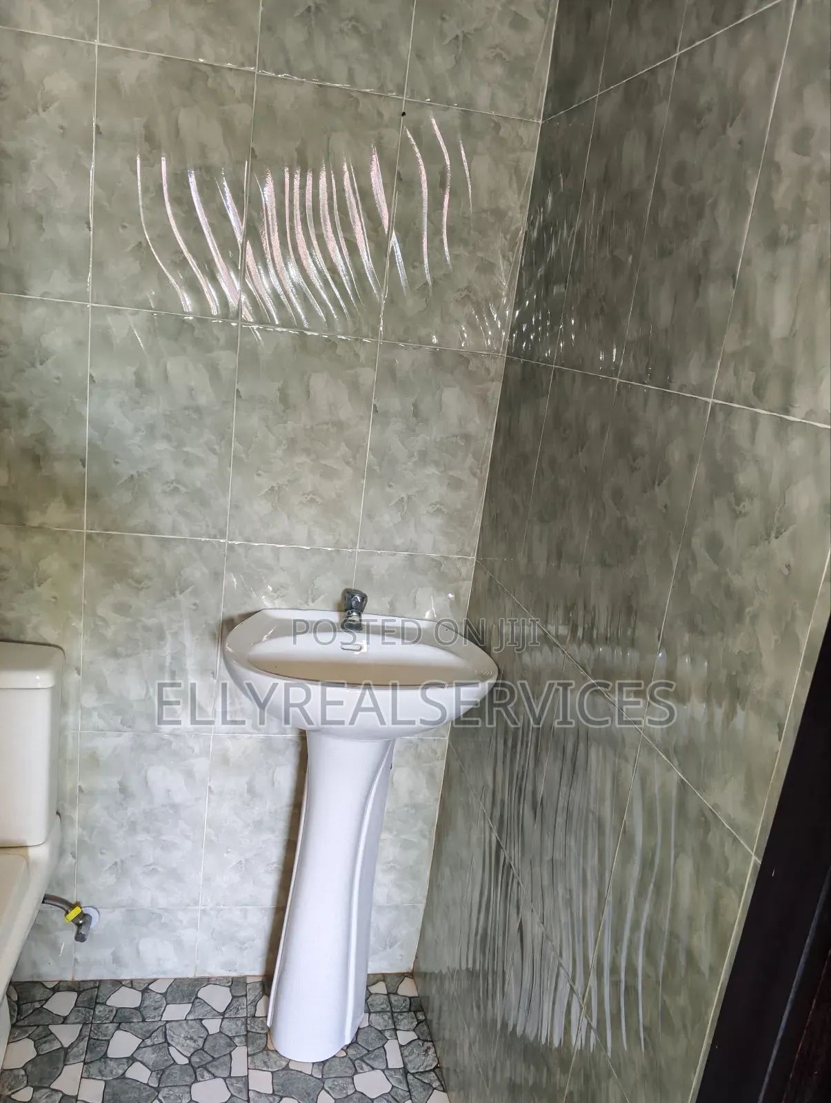 2bdrm Apartment in Ellyrealservices, Oyarifa for rent
