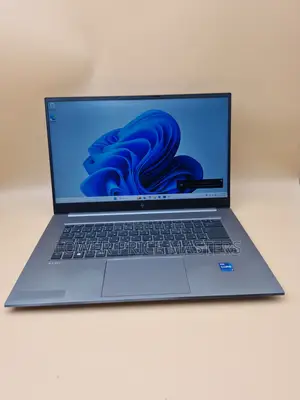 New Laptop HP ZBook Studio G8 32GB Intel Core I7 SSD 512GB
