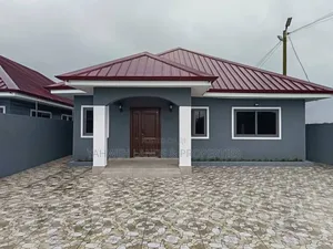 4bdrm House in Adenta for sale