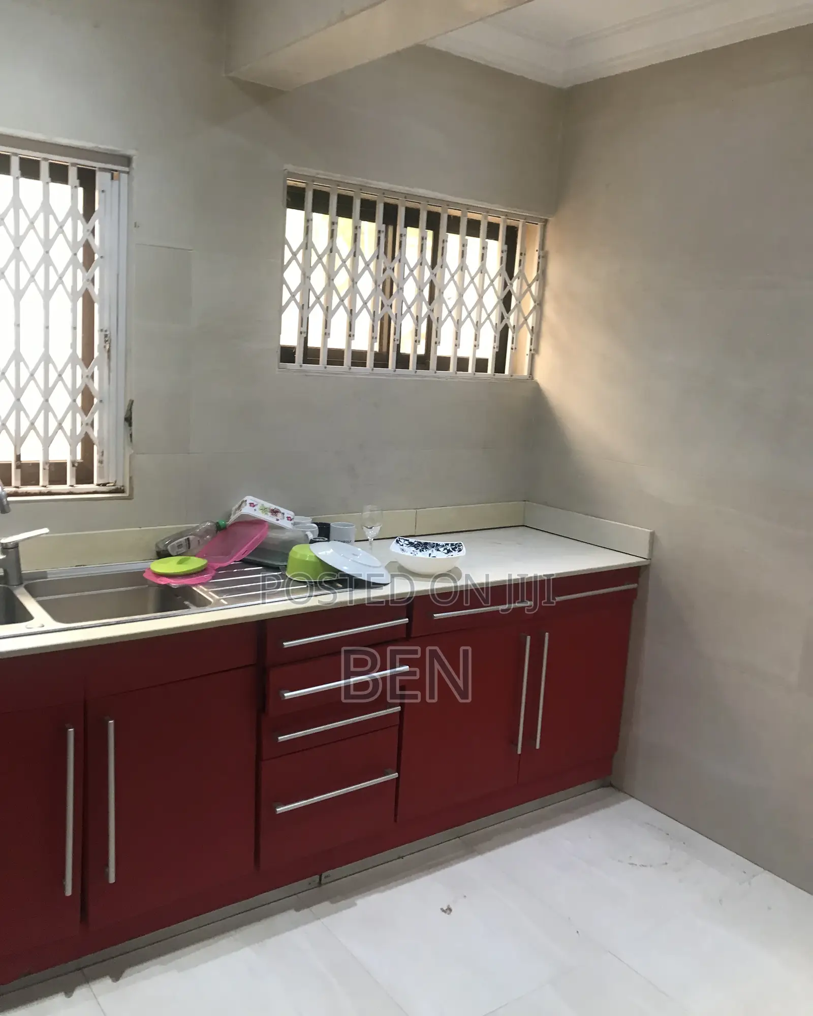 4bdrm House in Tesano, Police Station for rent