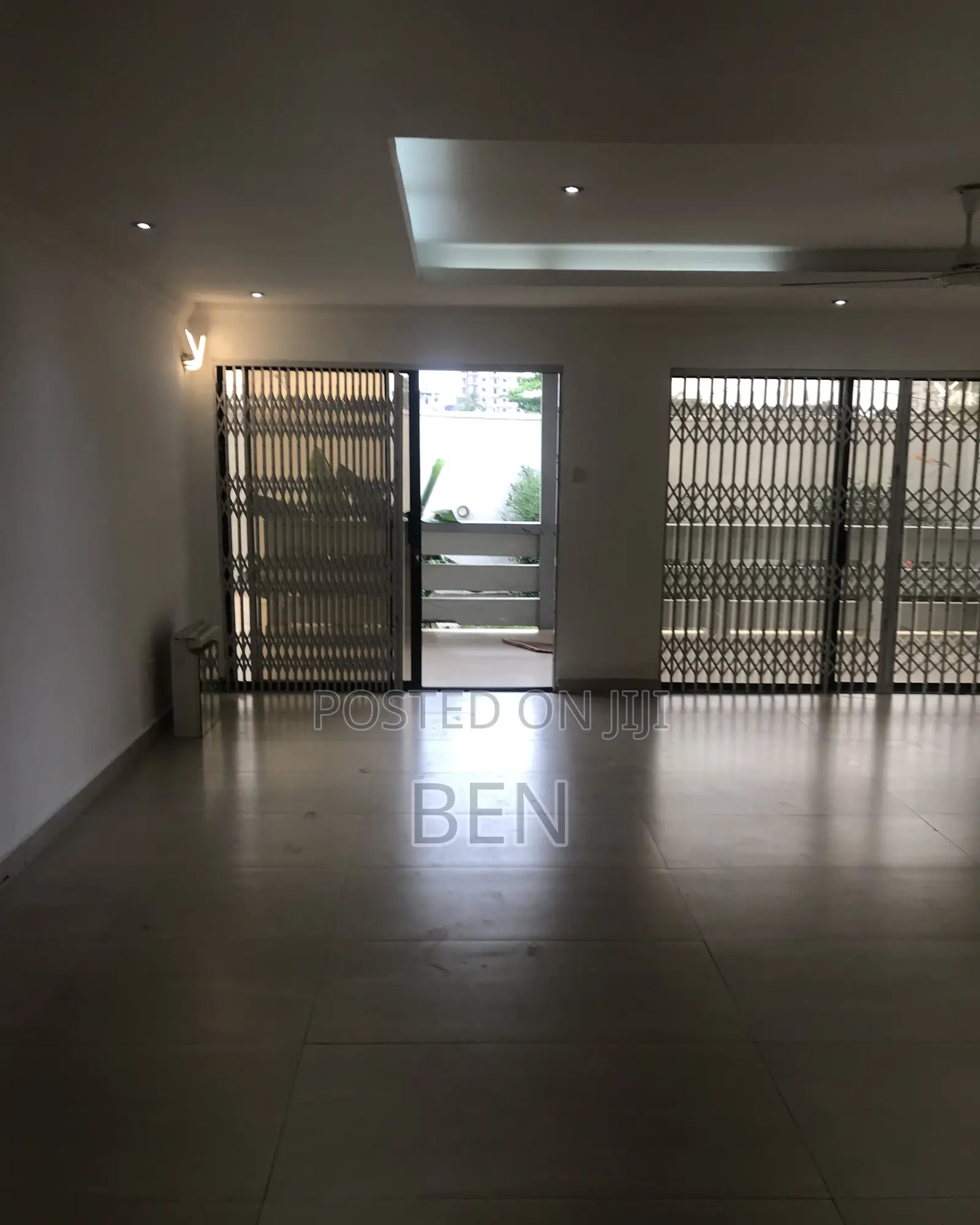 4bdrm House in Tesano, Police Station for rent