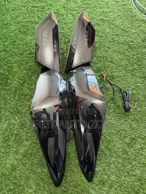 Toyota Camry 2018,2019,2020, Spec Taillights Available