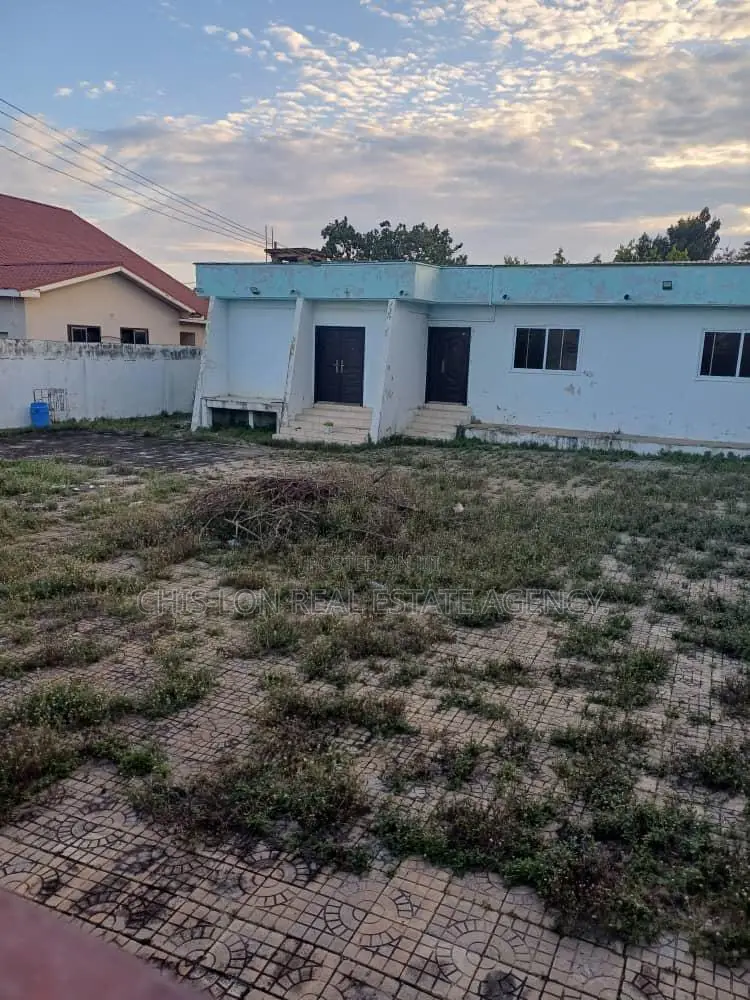 3bdrm House in Achimota Mile 7 for sale