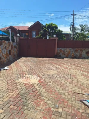 3bdrm House in Spintex, Sakumono for rent