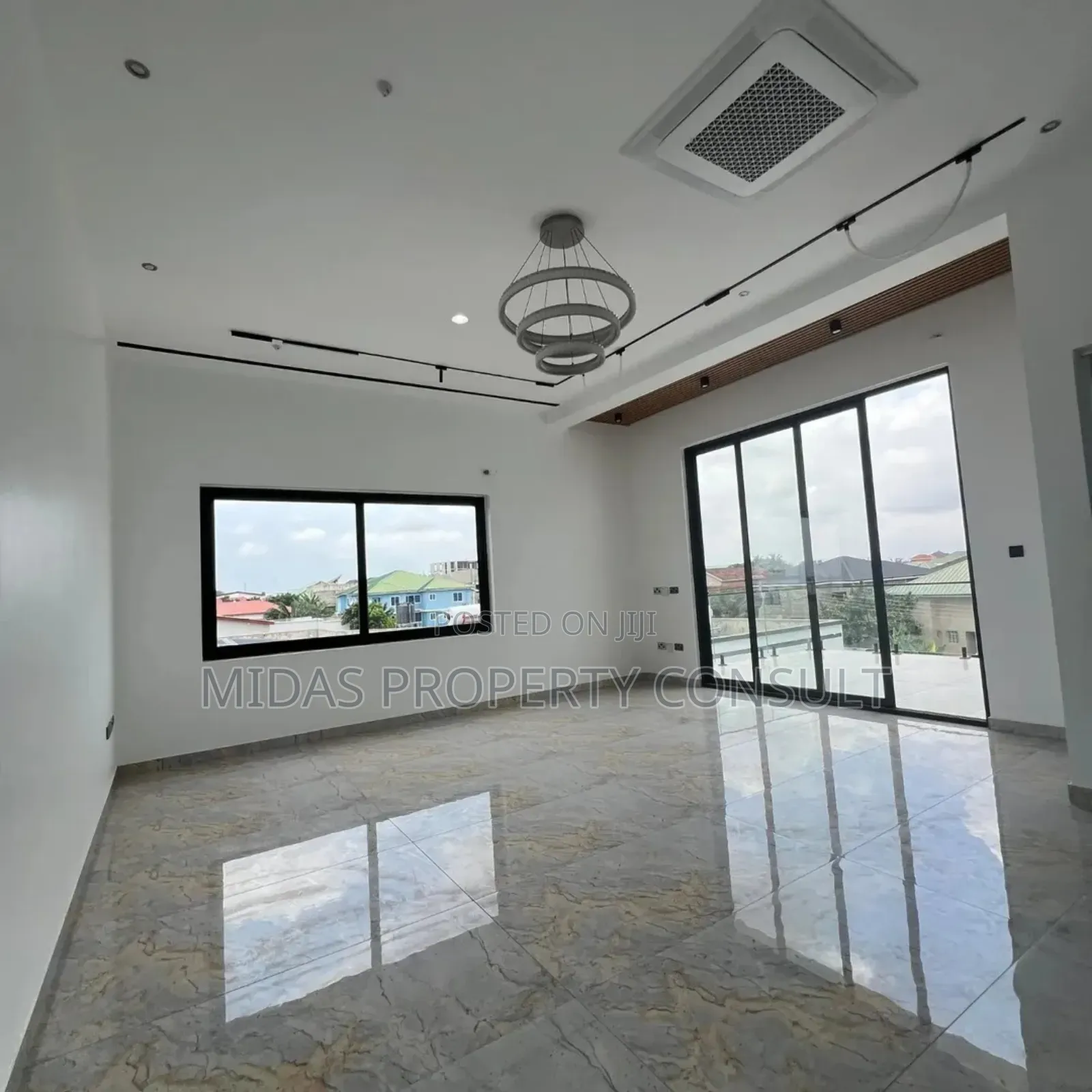 5bdrm House in East Legon for sale