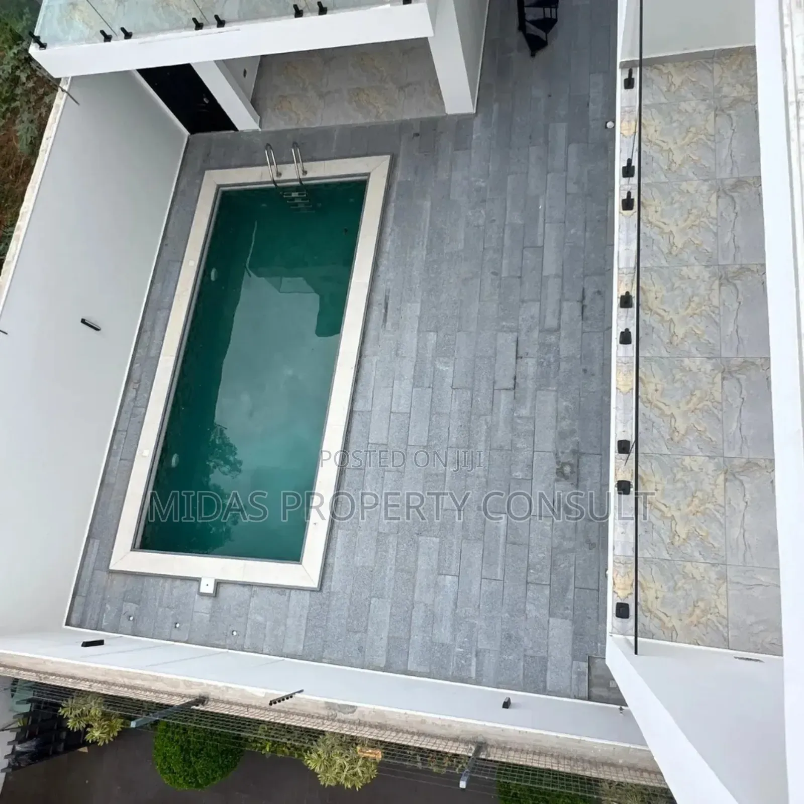 5bdrm House in East Legon for sale