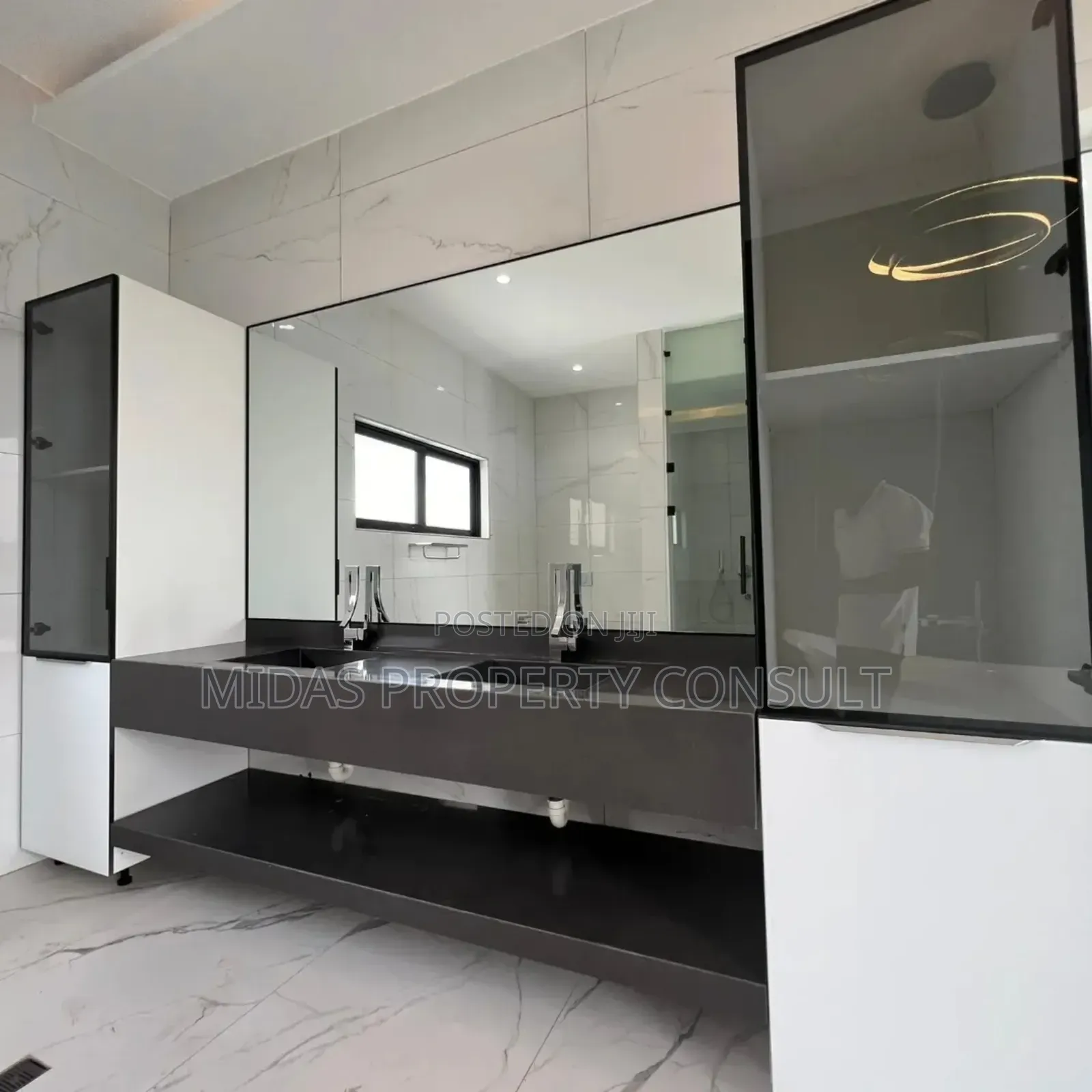 5bdrm House in East Legon for sale