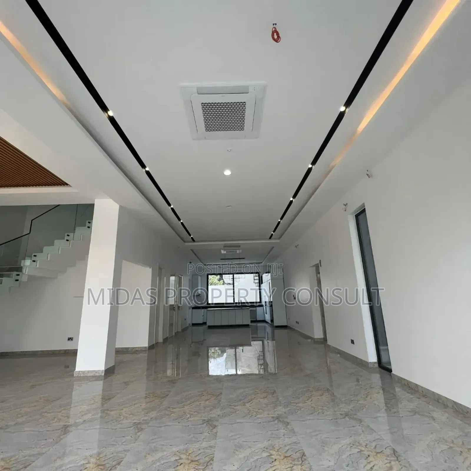5bdrm House in East Legon for sale