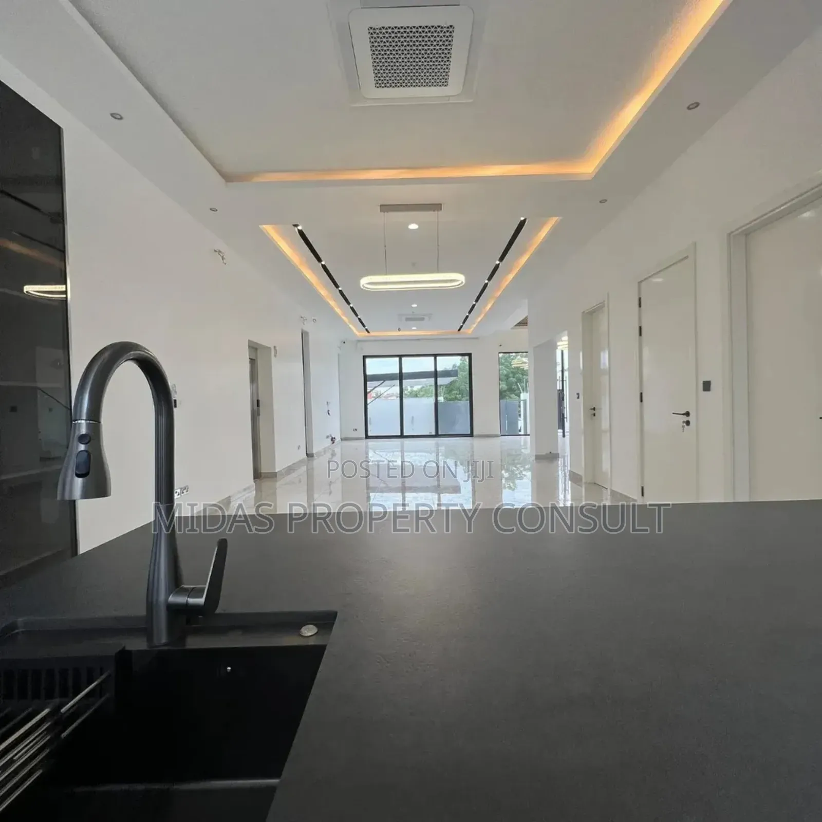 5bdrm House in East Legon for sale