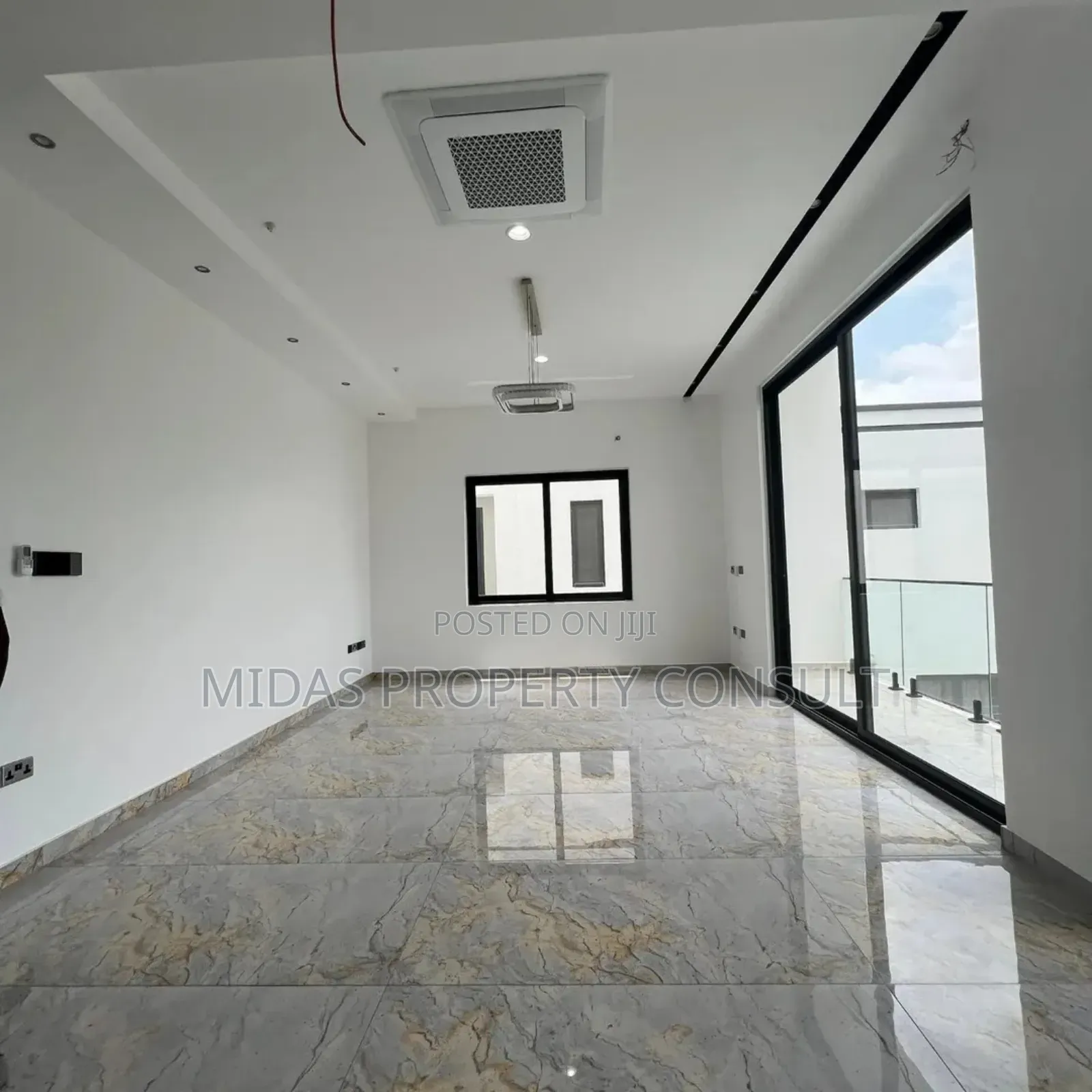 5bdrm House in East Legon for sale