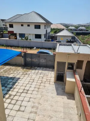 4bdrm House in Community 25, Tema Metropolitan for sale