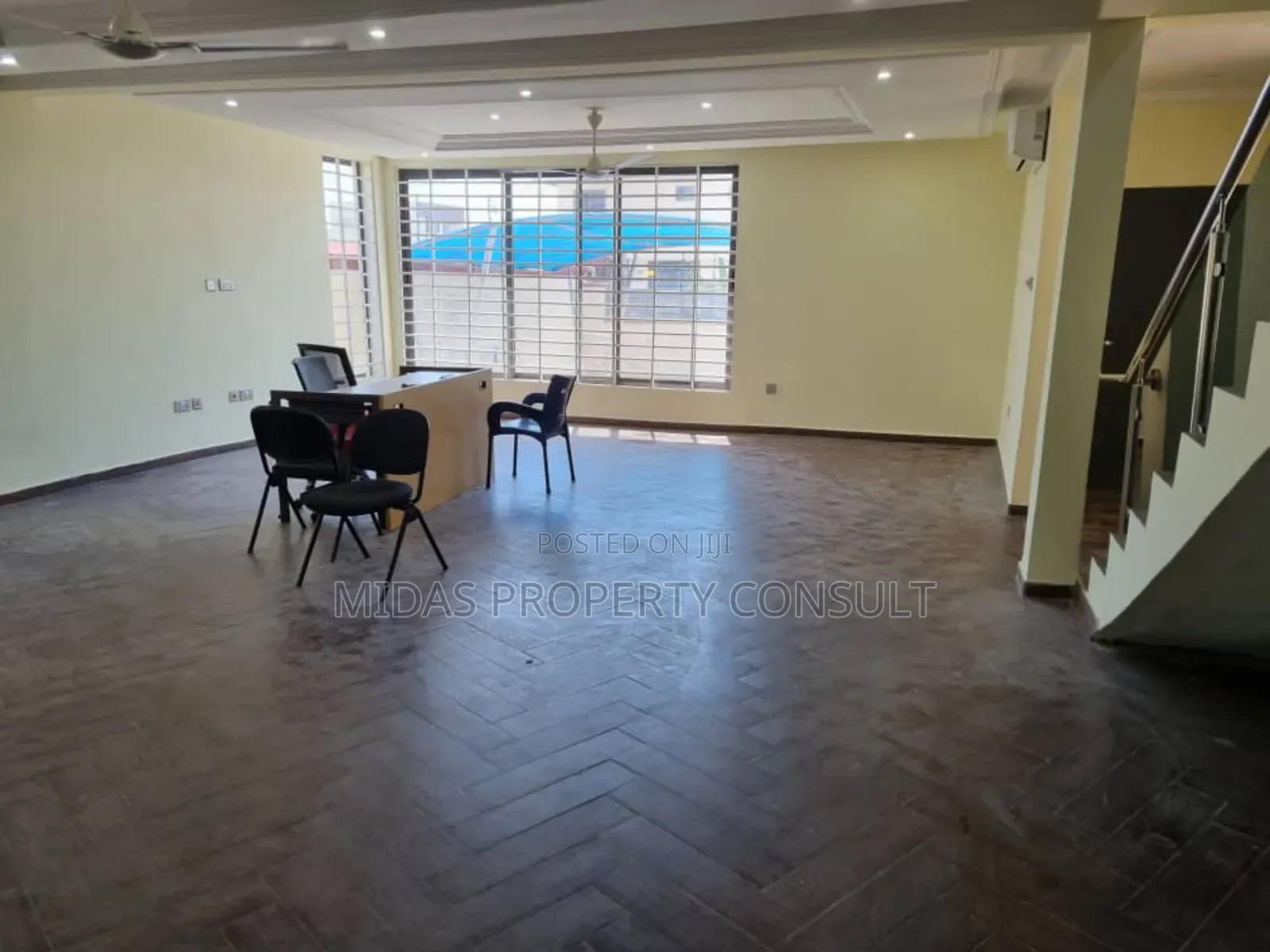 4bdrm House in Community 25, Tema Metropolitan for sale