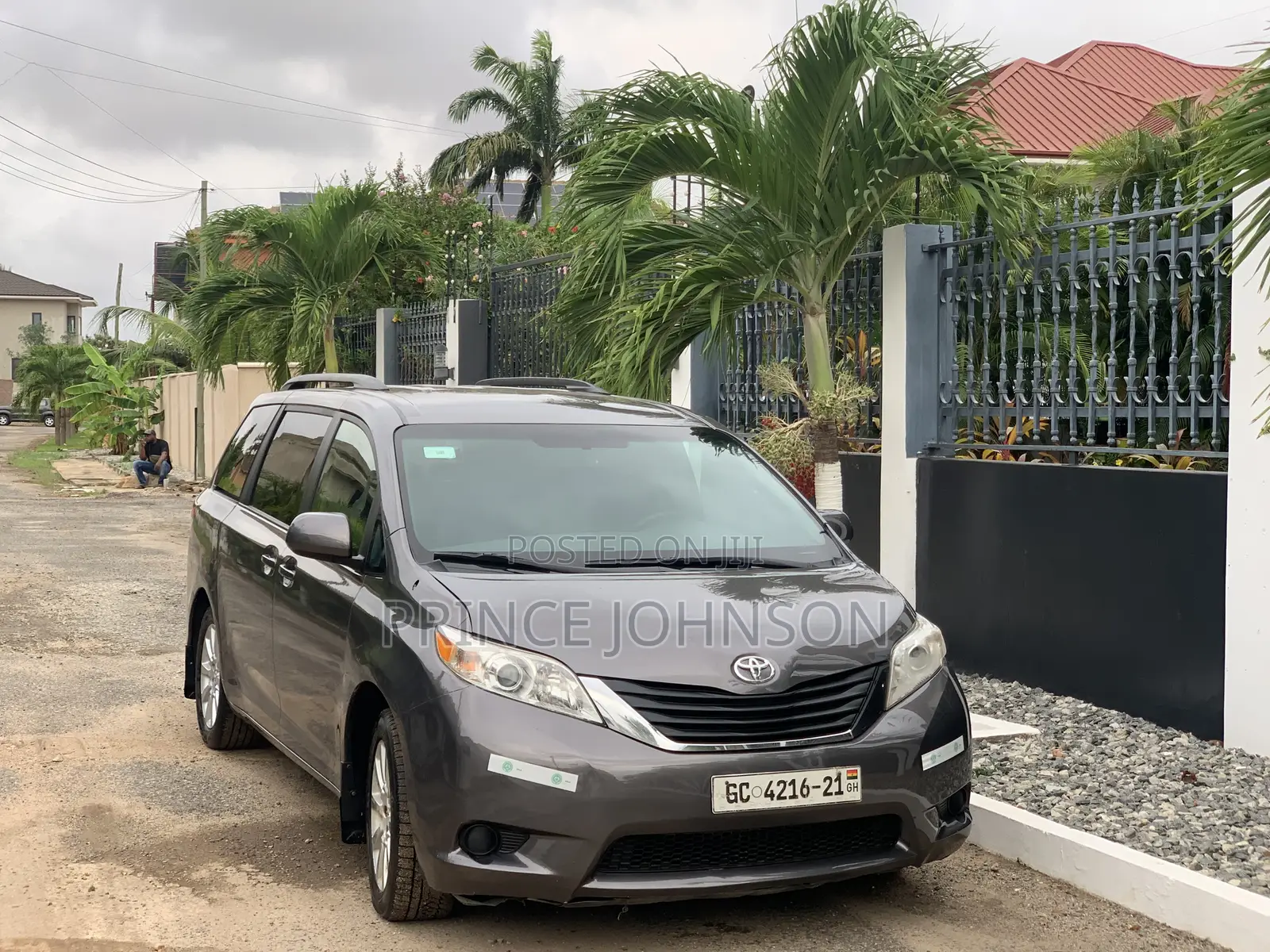 Toyota Seinna for Rent (7 Seater)