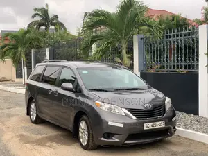 Toyota Seinna for Rent (7 Seater)