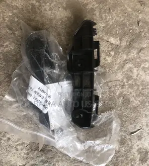 2013 2014 2015 Toyota Rav4 Front Fender Bumper Locker Bracket