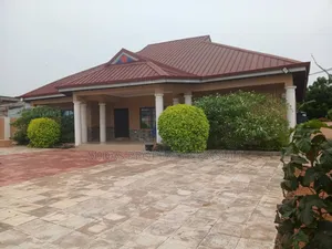 4bdrm House in Amrahia, Adenta for sale