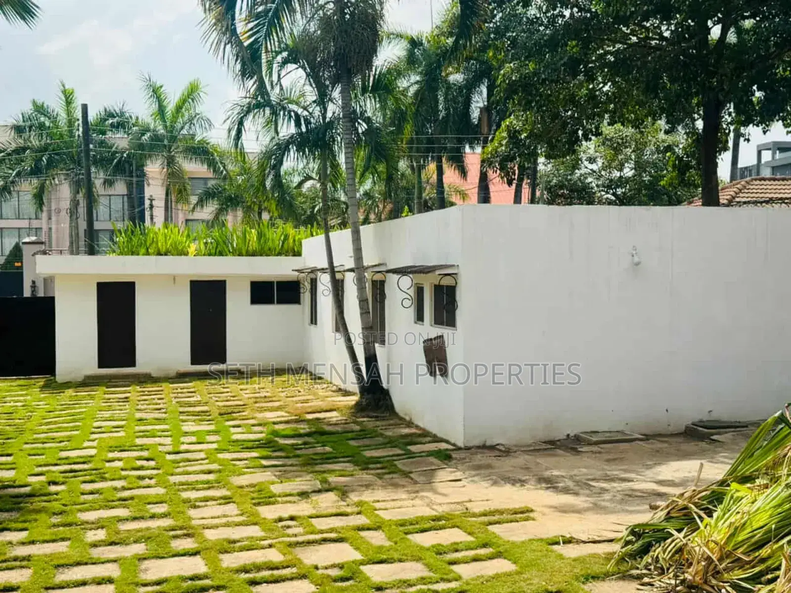 5bdrm House in Airport Residential Area for sale