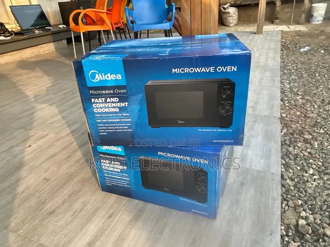 Midea Energy-Efficient Microwave for Quick Meals