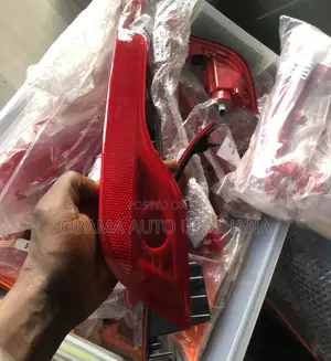 Honda Cr-v. CRV 2017 2018 2019 Rear Back Bumper Reflector Light
