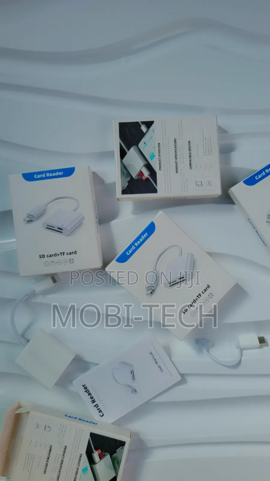 3-in-1 Card Reader With a Lightning Connector