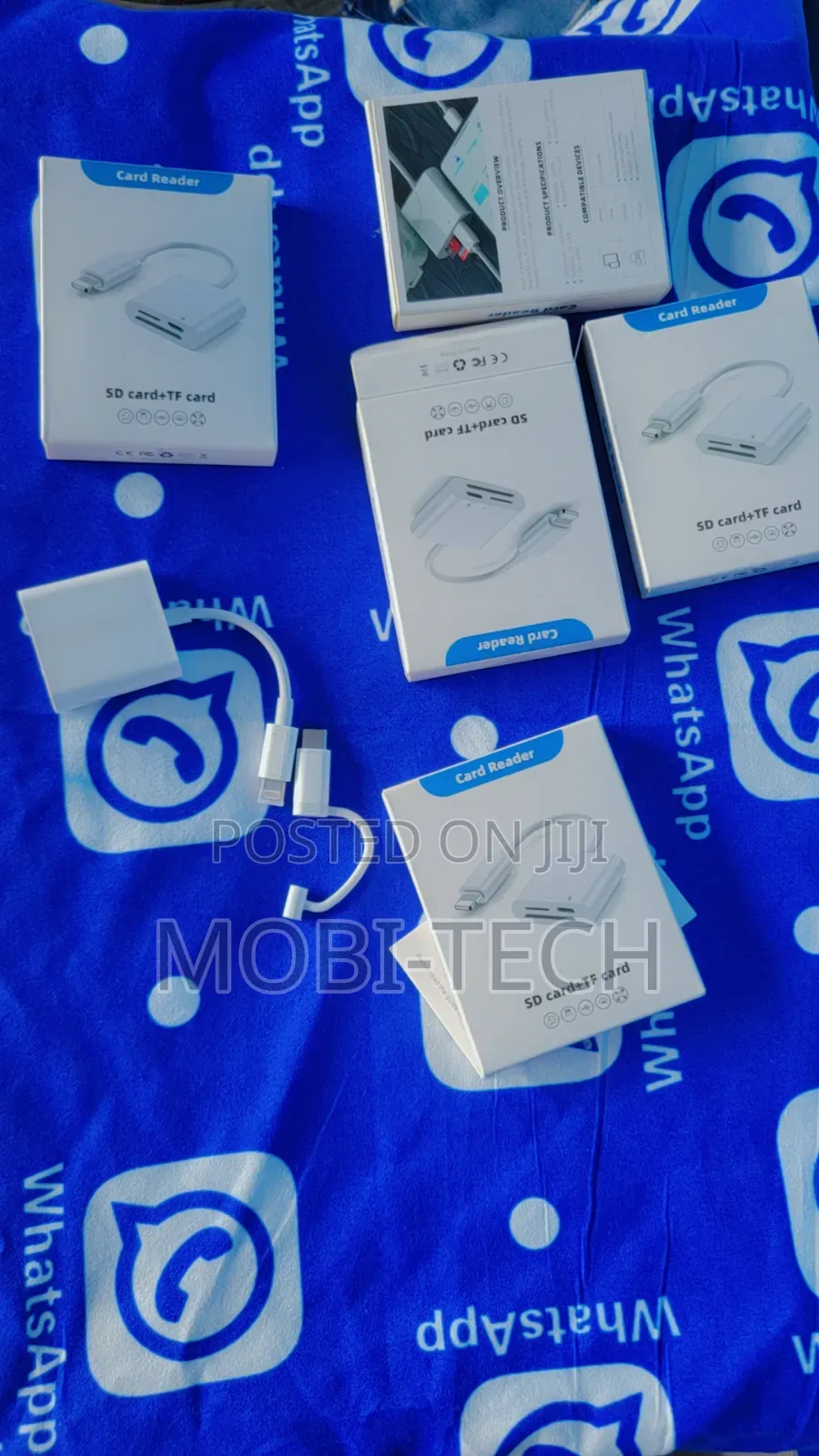 3-in-1 Card Reader With a Lightning Connector