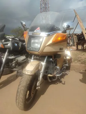 Yamaha 1983 Gold