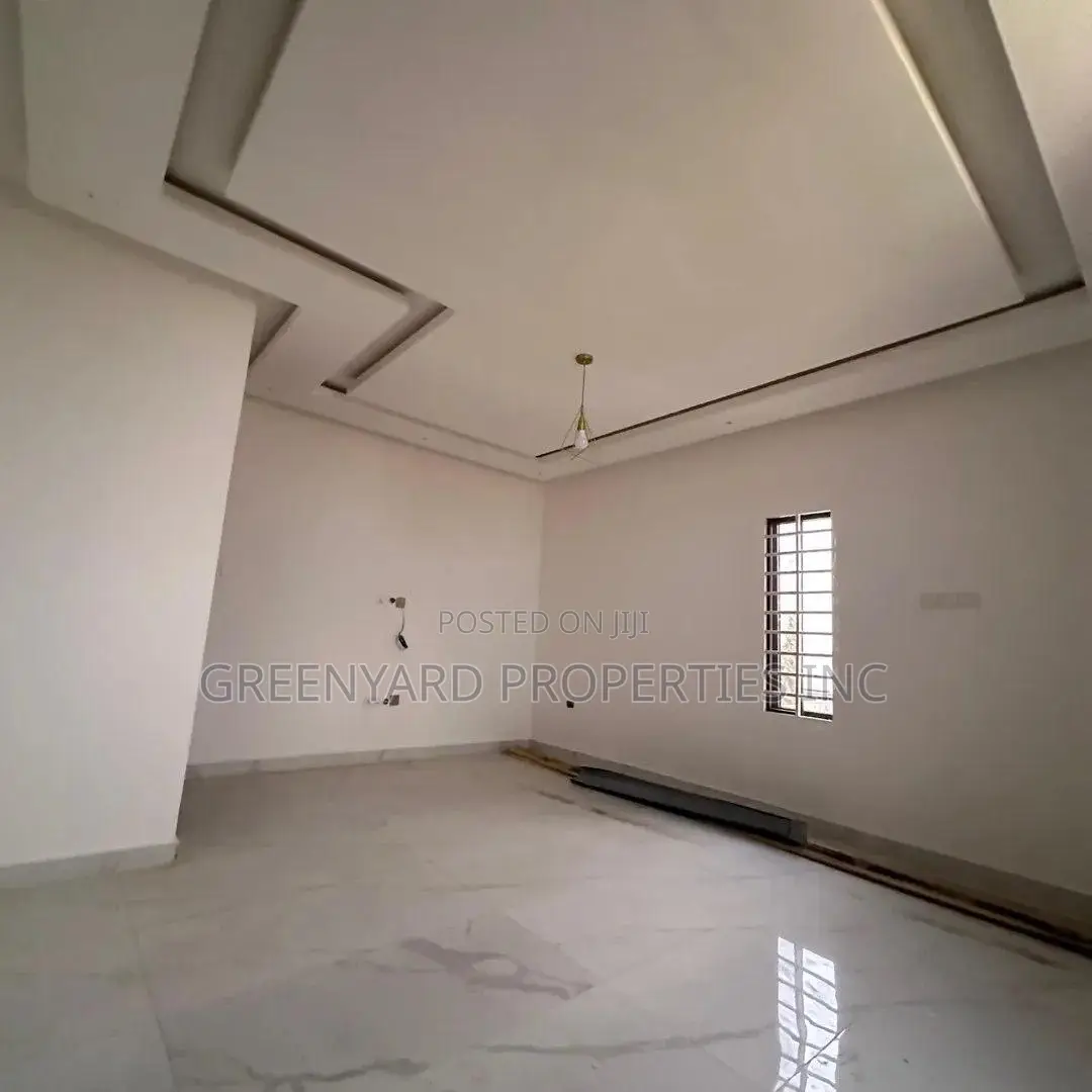 6bdrm House in Hills, East Legon for sale