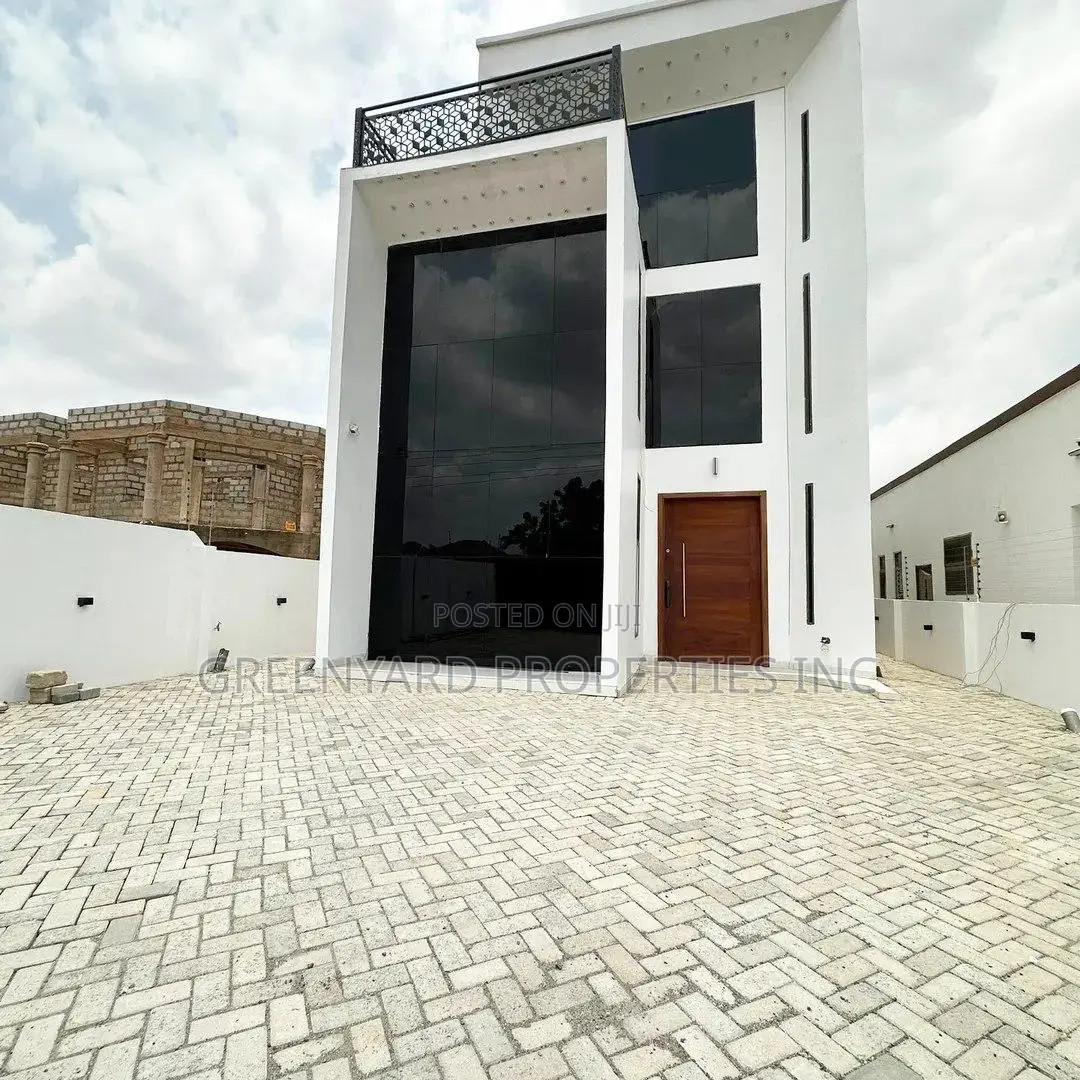 6bdrm House in Hills, East Legon for sale