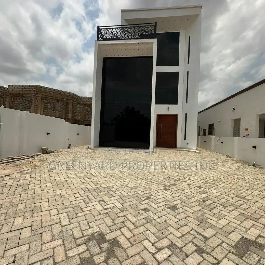 6bdrm House in Hills, East Legon for sale