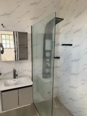 5bdrm House in Ashomang Estate for sale