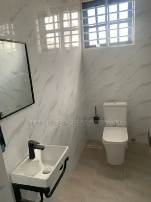 5bdrm House in Ashomang Estate for sale