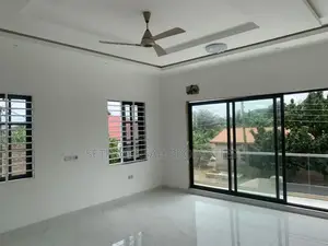 5bdrm House in Ashomang Estate for sale