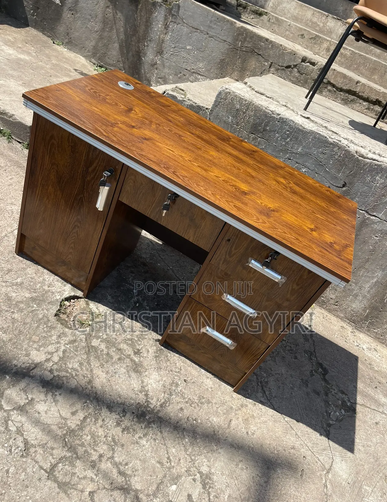 Office Desk/ Table