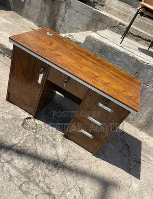 Office Desk/ Table