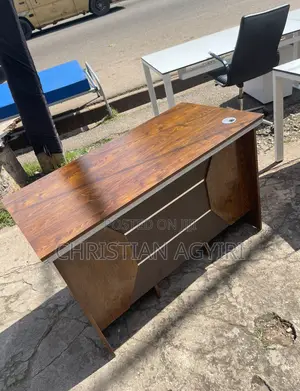 Office Desk/ Table